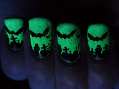 Ghoulish glow halloween nails