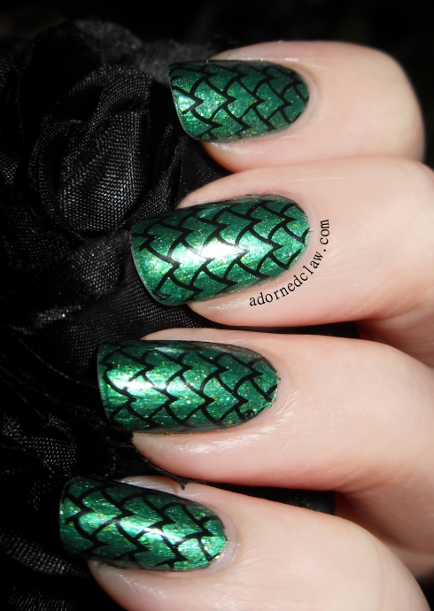 Green Scaley Nails