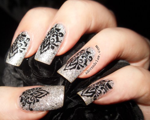 Silver shiny glittery nails!